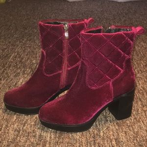 Beston velvet chunky heels